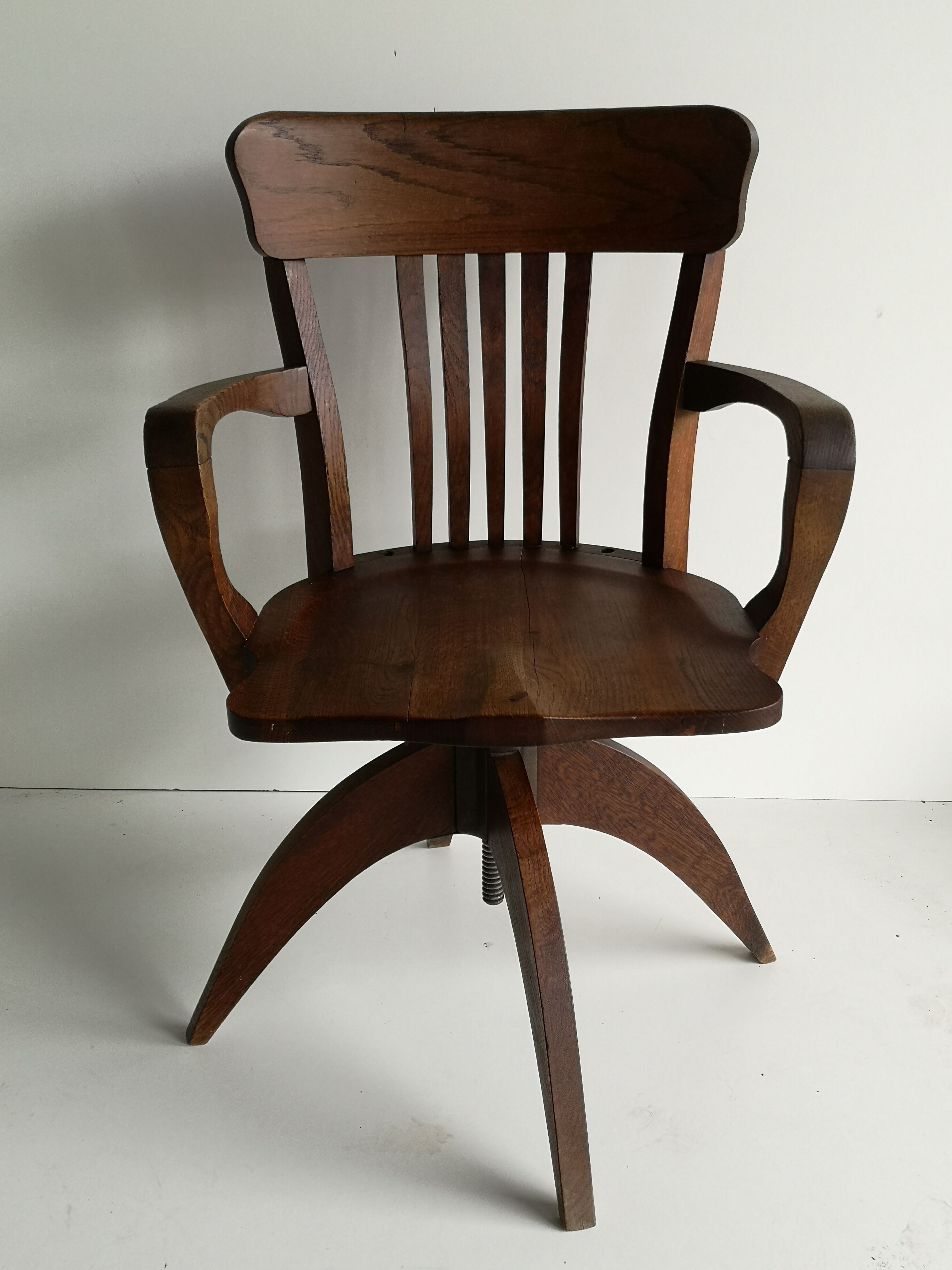 Oak "American" desk chair 30-40