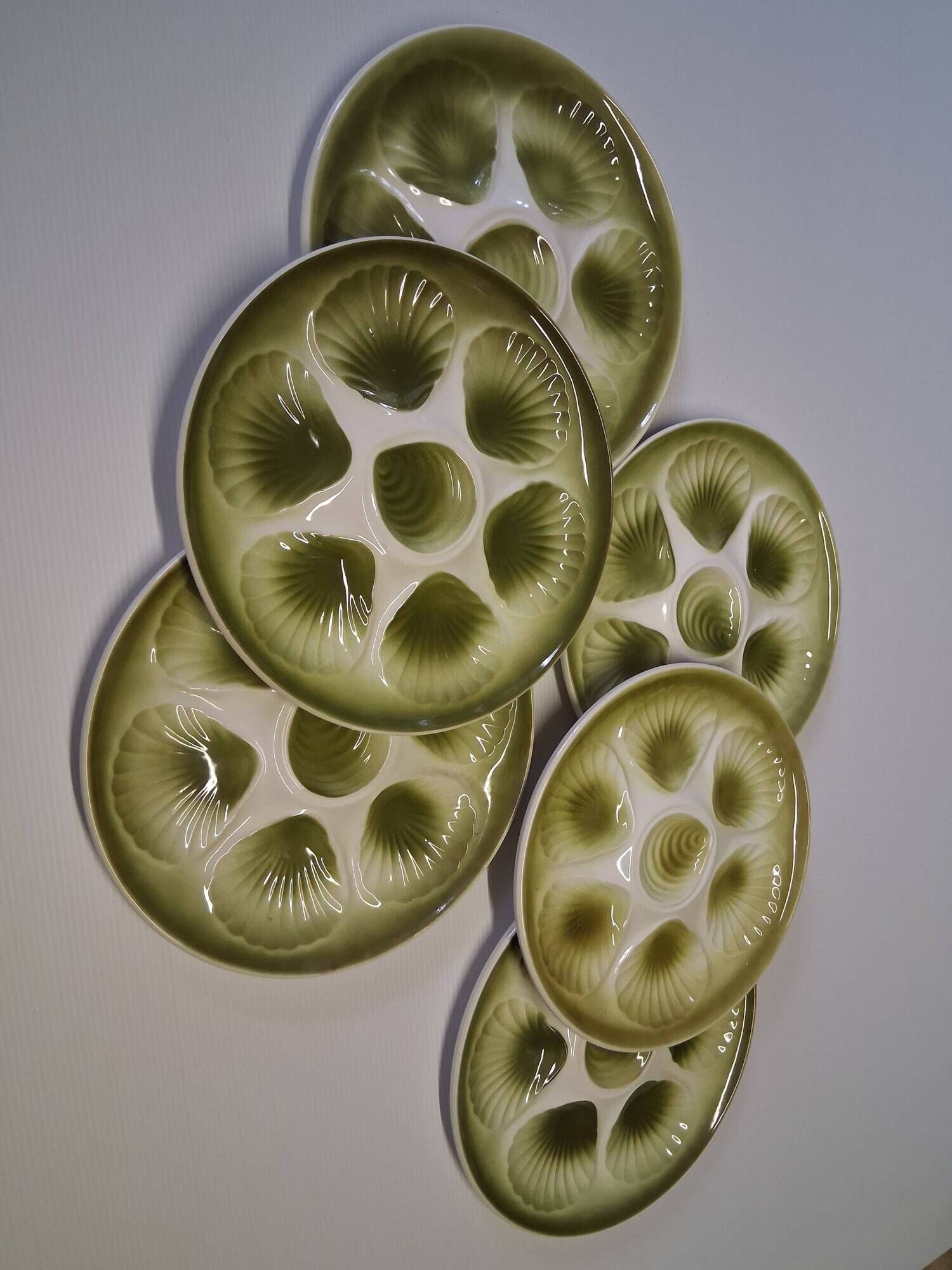 6 oyster/shellfish plates from Moulin des Loups in very good condition.