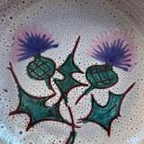 Pair of plates with thistle decoration