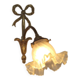 Simple Ruffled Glass Shade Wall Sconce