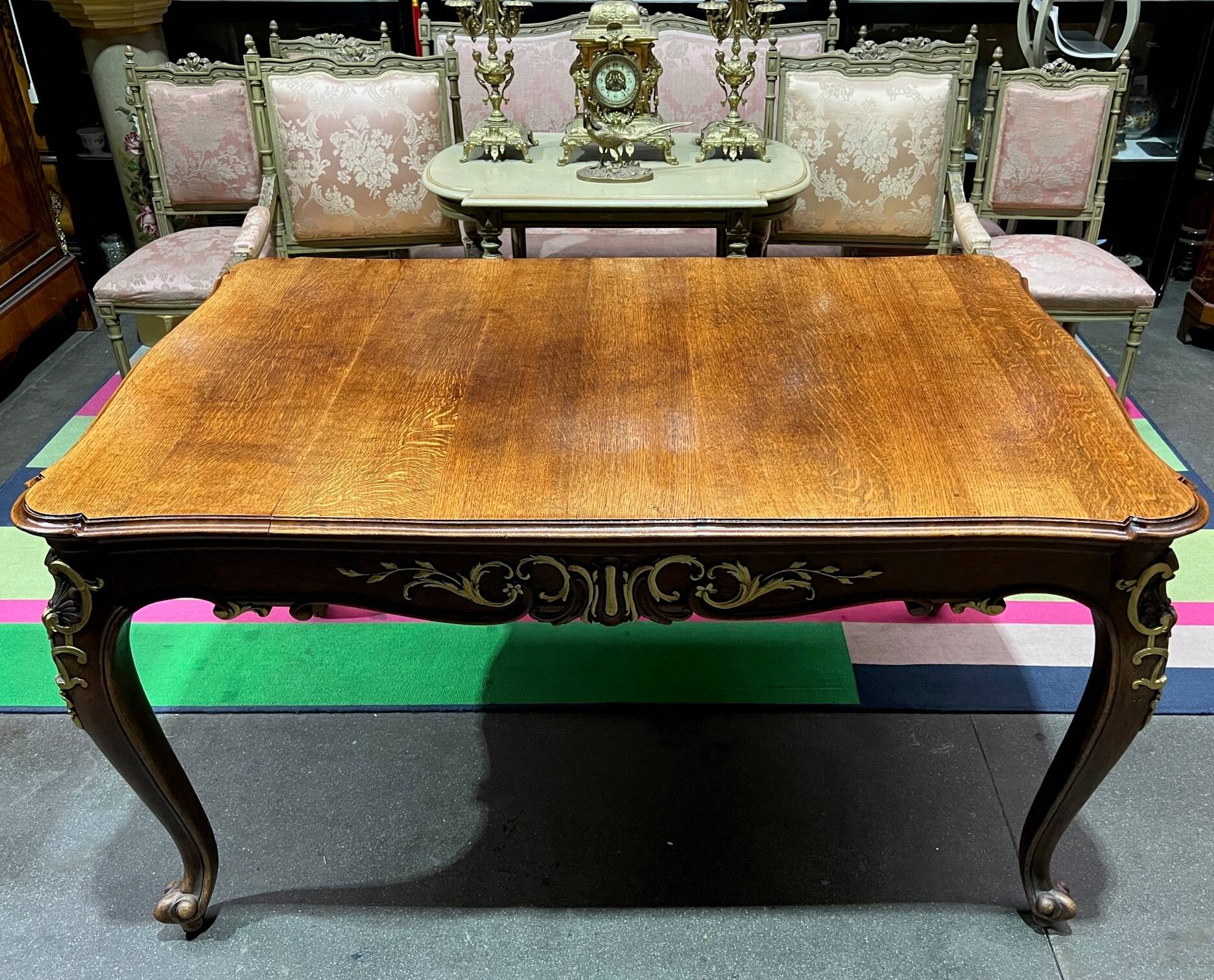 Antique English table. Solid oak.