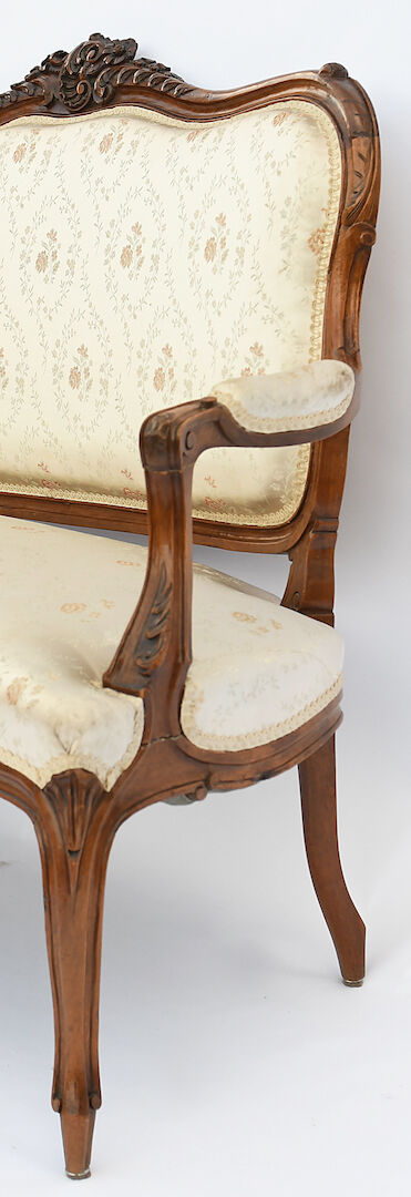 Salon en bois sculpté de style Louis XV