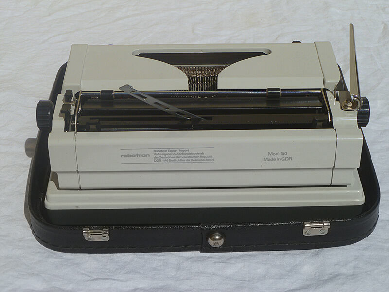 Erika 150 typewriter