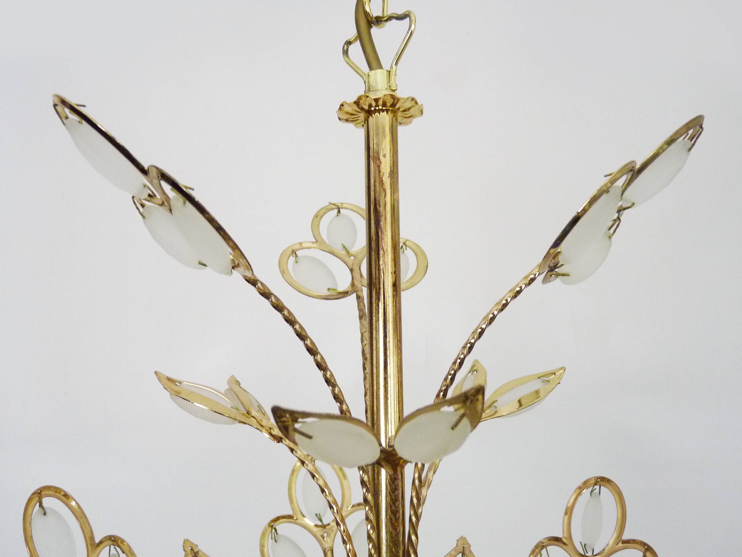 Antique 3-light floral pendant light in gilded metal with glass pendants. 80s