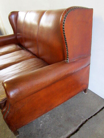 Club to ears convertible sofa