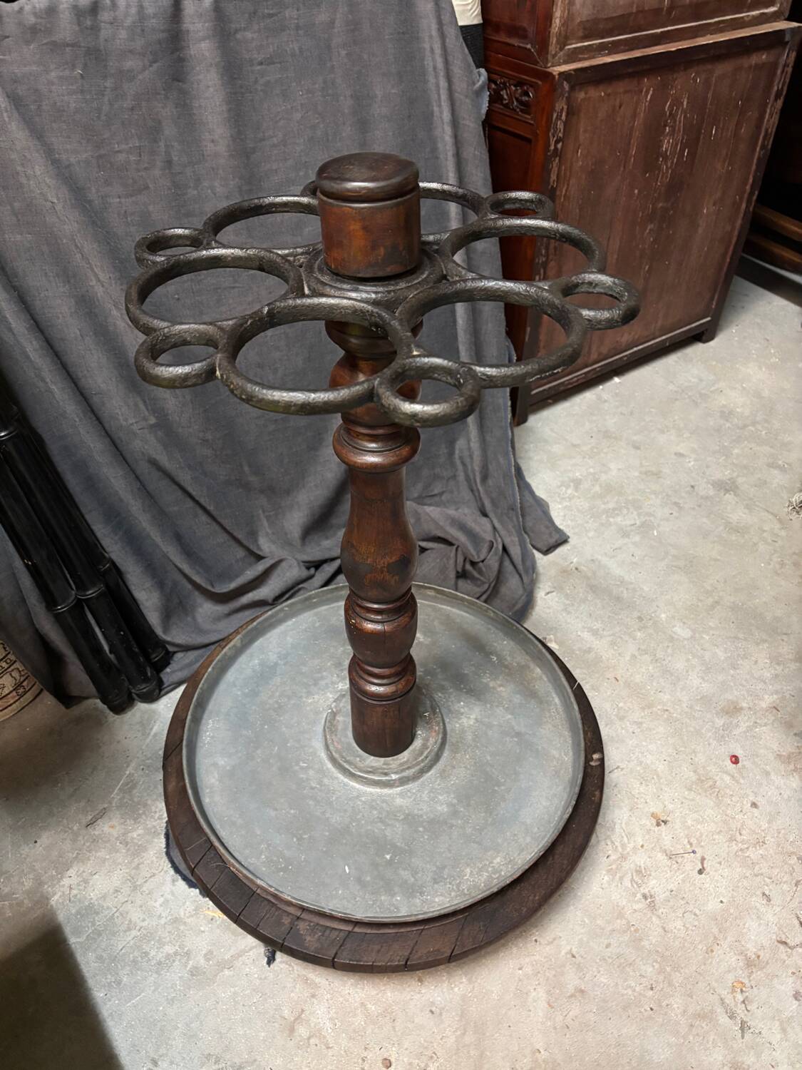 Important period walking stick and umbrella stand from the 1900s