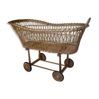 Wicker cradle