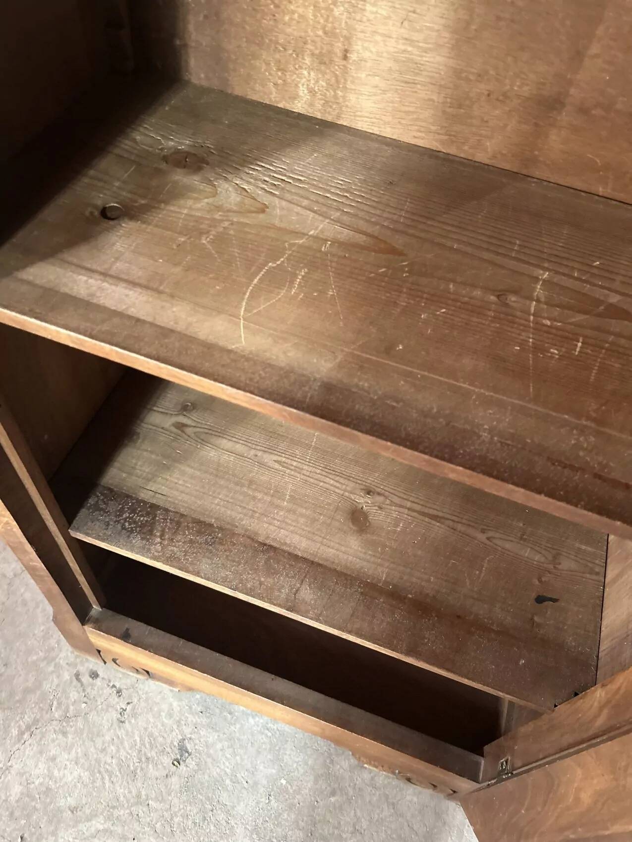 Art Deco walnut buffet – The elegance of the 1930s