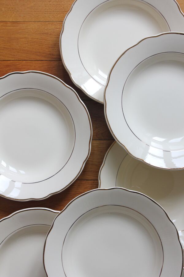 10 assiettes creuses en faïence ivoire liseré doré Digoin Sarreguemines vintage