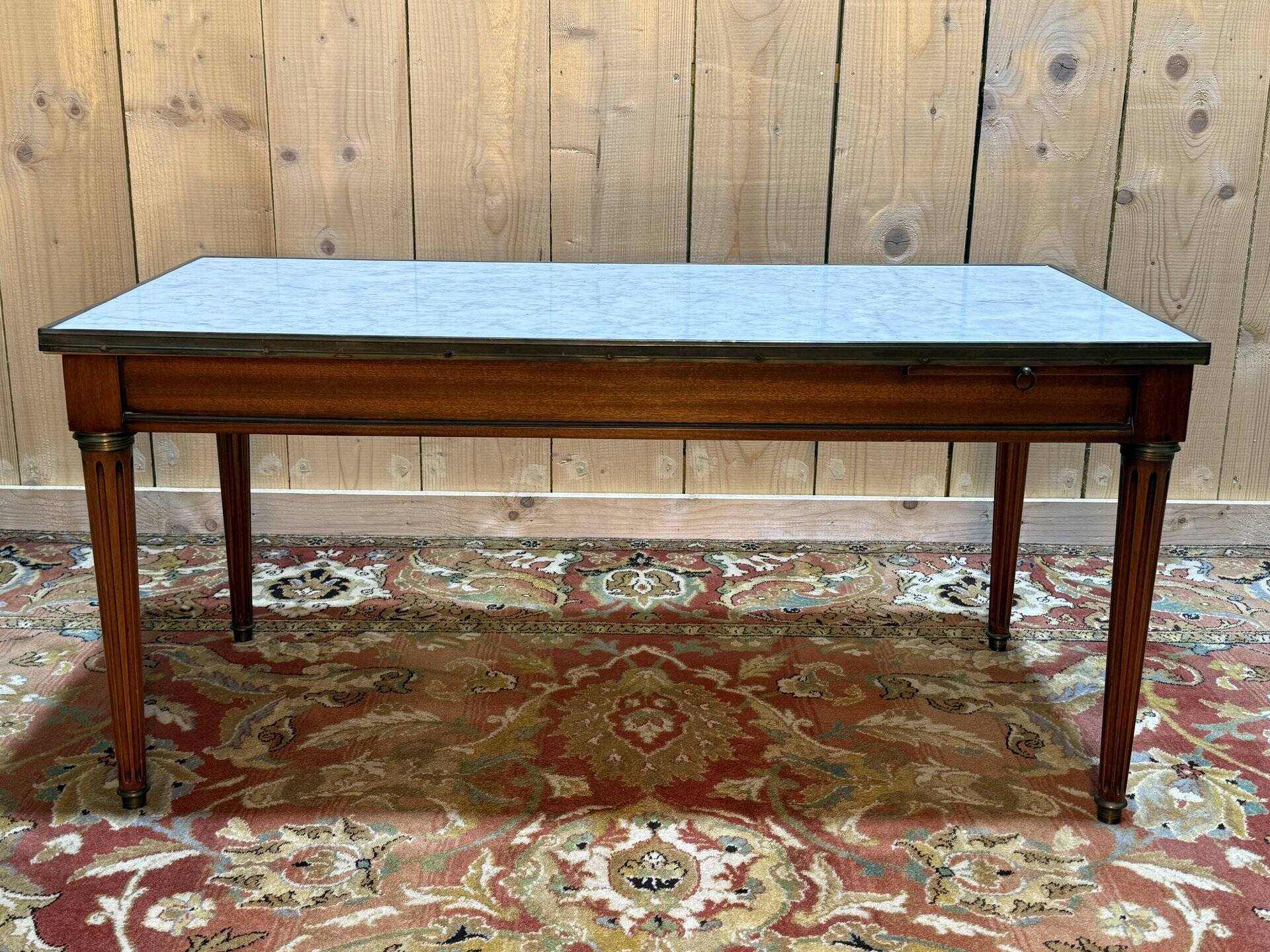 Table basse de style Louis XVI en merisier en marbre de Carrare