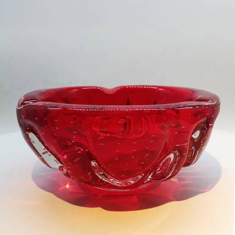 1960s ashtray or catch-all in Murano glass with air bubbles.