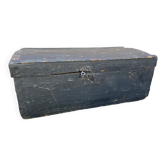 Vintage travel chest early 19th