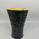 Vase des années 50 noir et jaune