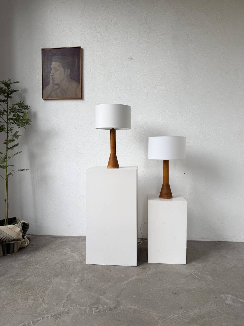 Paire de lampes de table bois chêne années 50