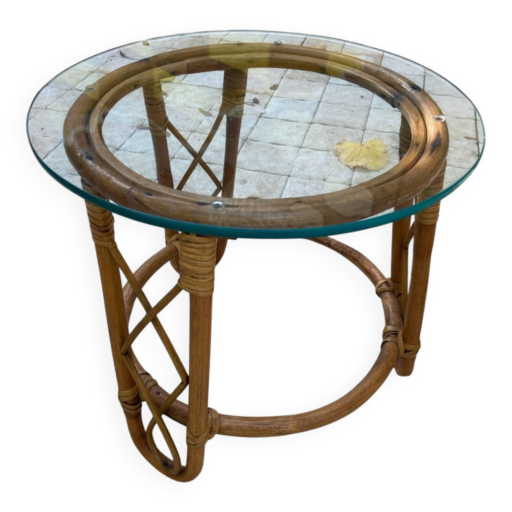 Pair of round coffee tables in vintage rattan and glass from the 1960s
