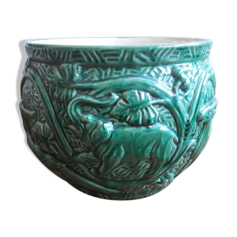 Slurry ceramic with animal décor