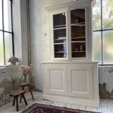 XL display case with white patina
