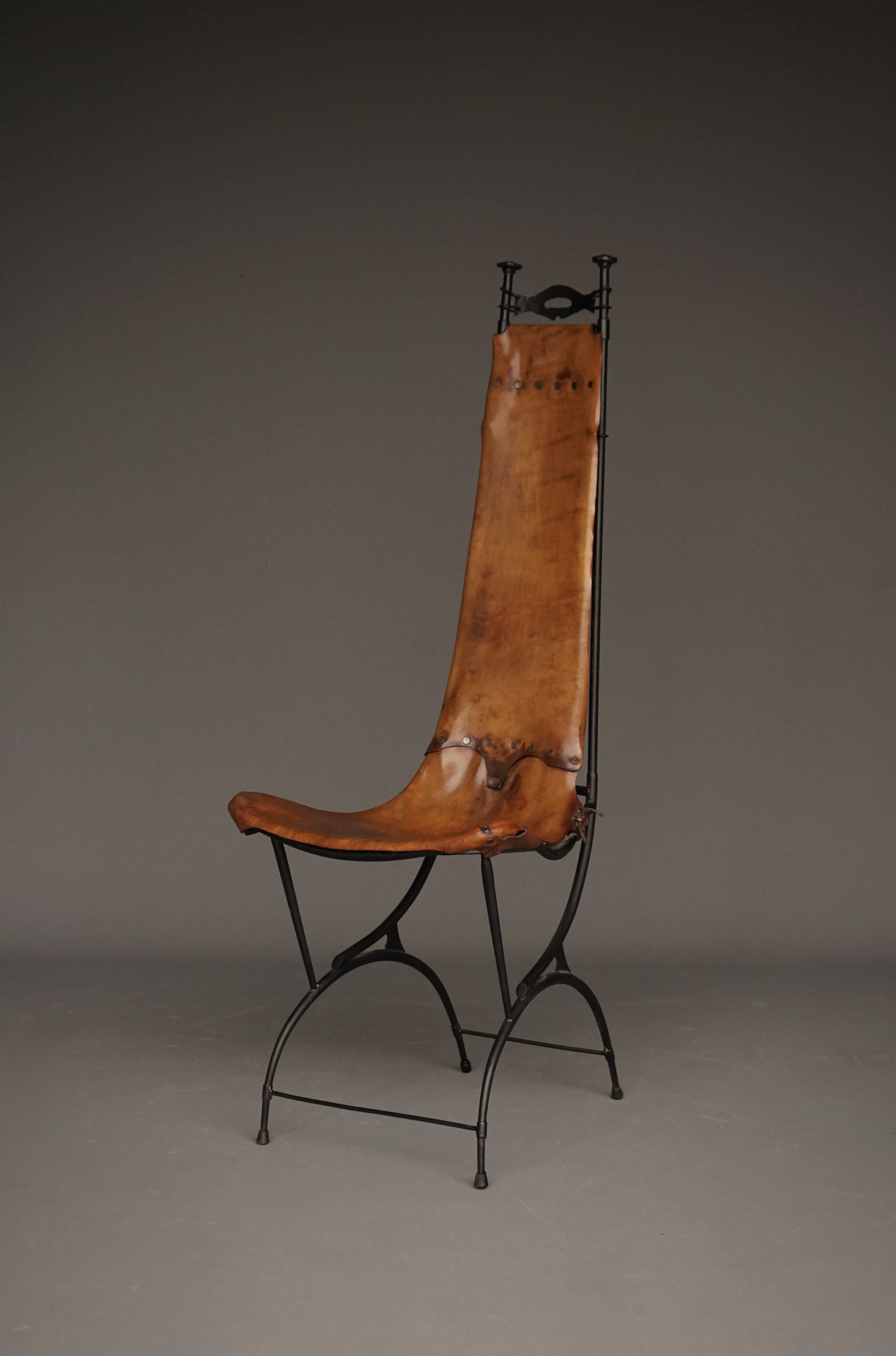 Chaise d'appoint en fer et cuir par Sido et François Thévenin, années 1980