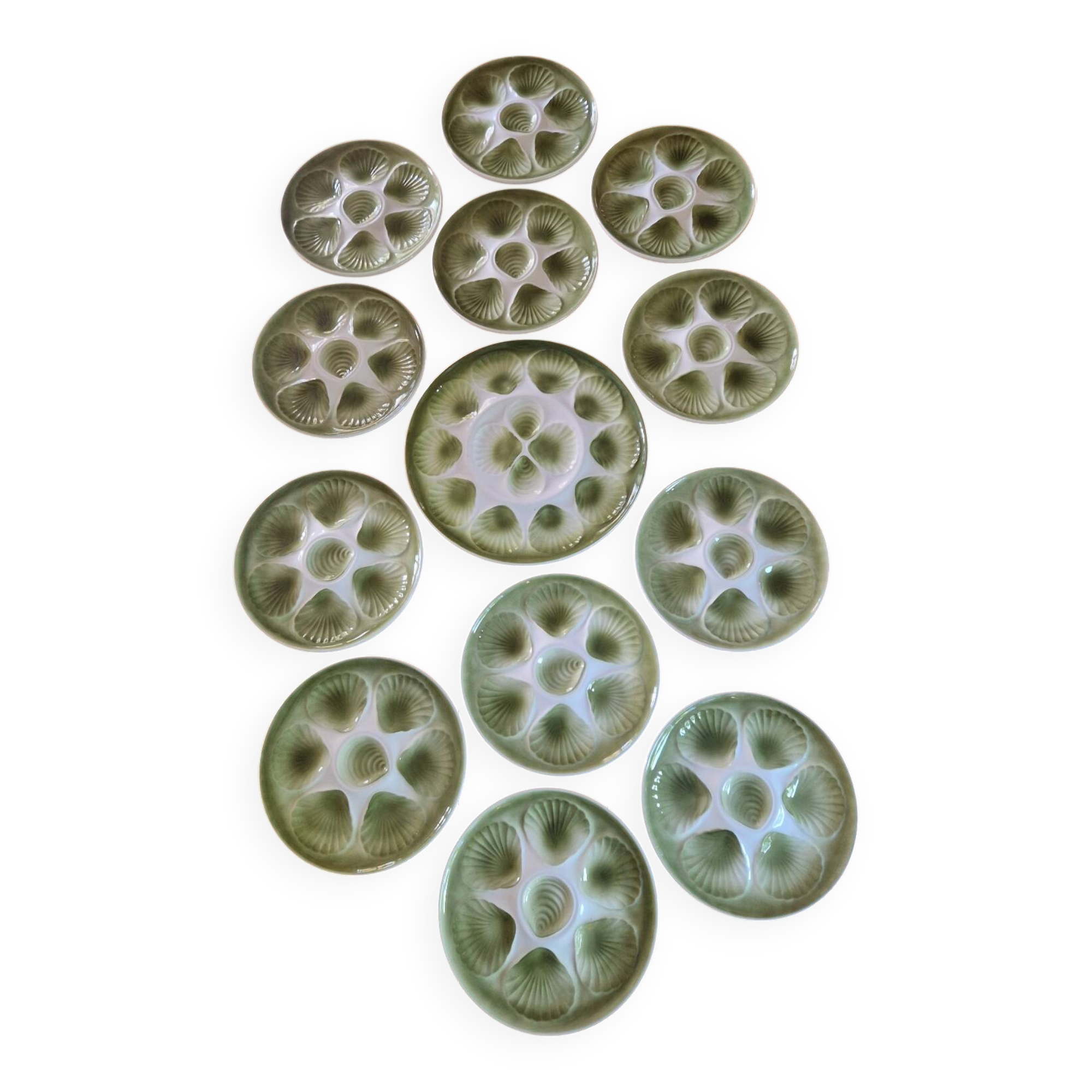 Vintage oyster service Moulin des Loups Orchies barbotine, 12 plates
