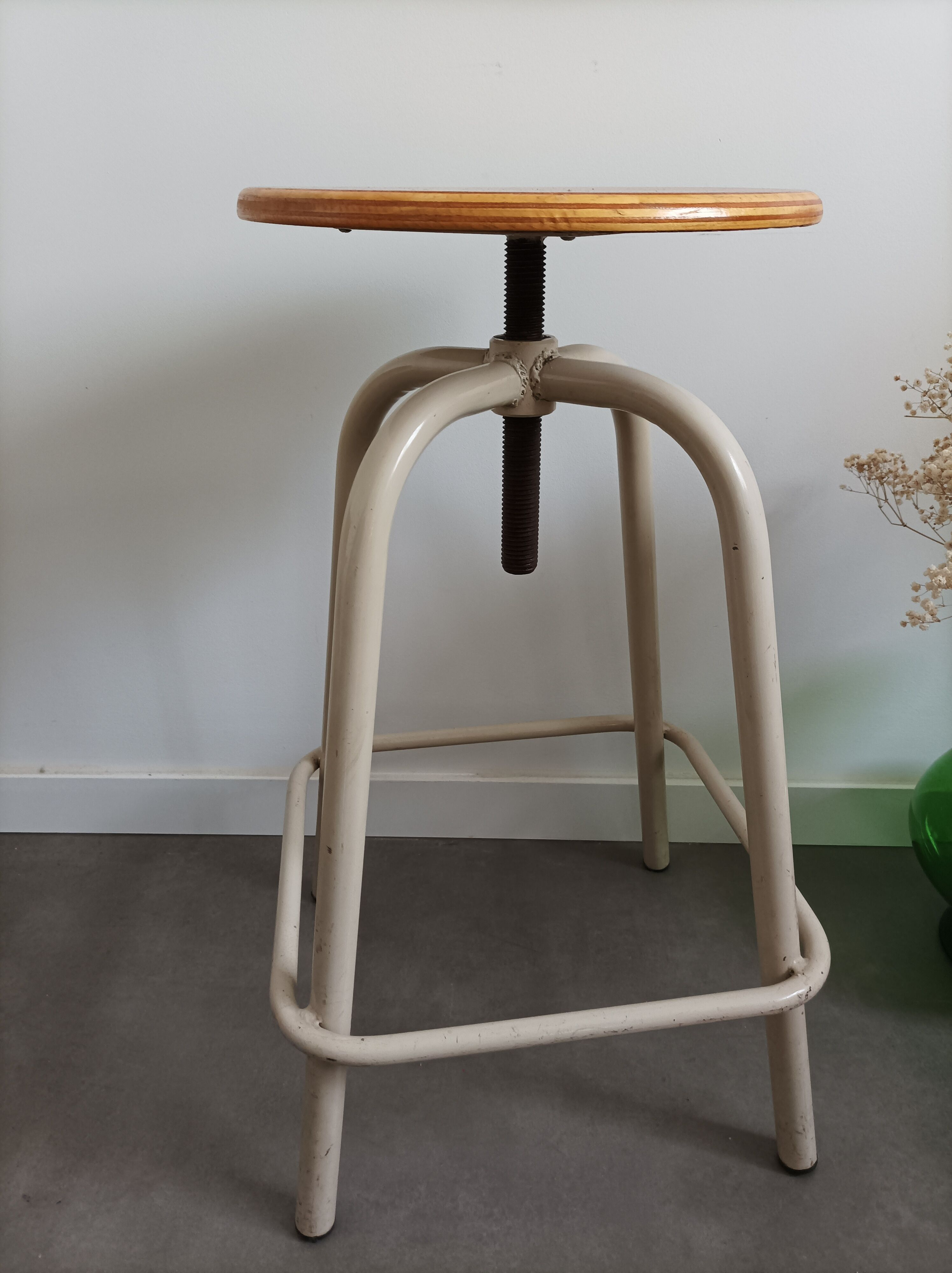 Workshop stool