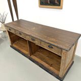 Grand Counter of Old Commerce in Pine