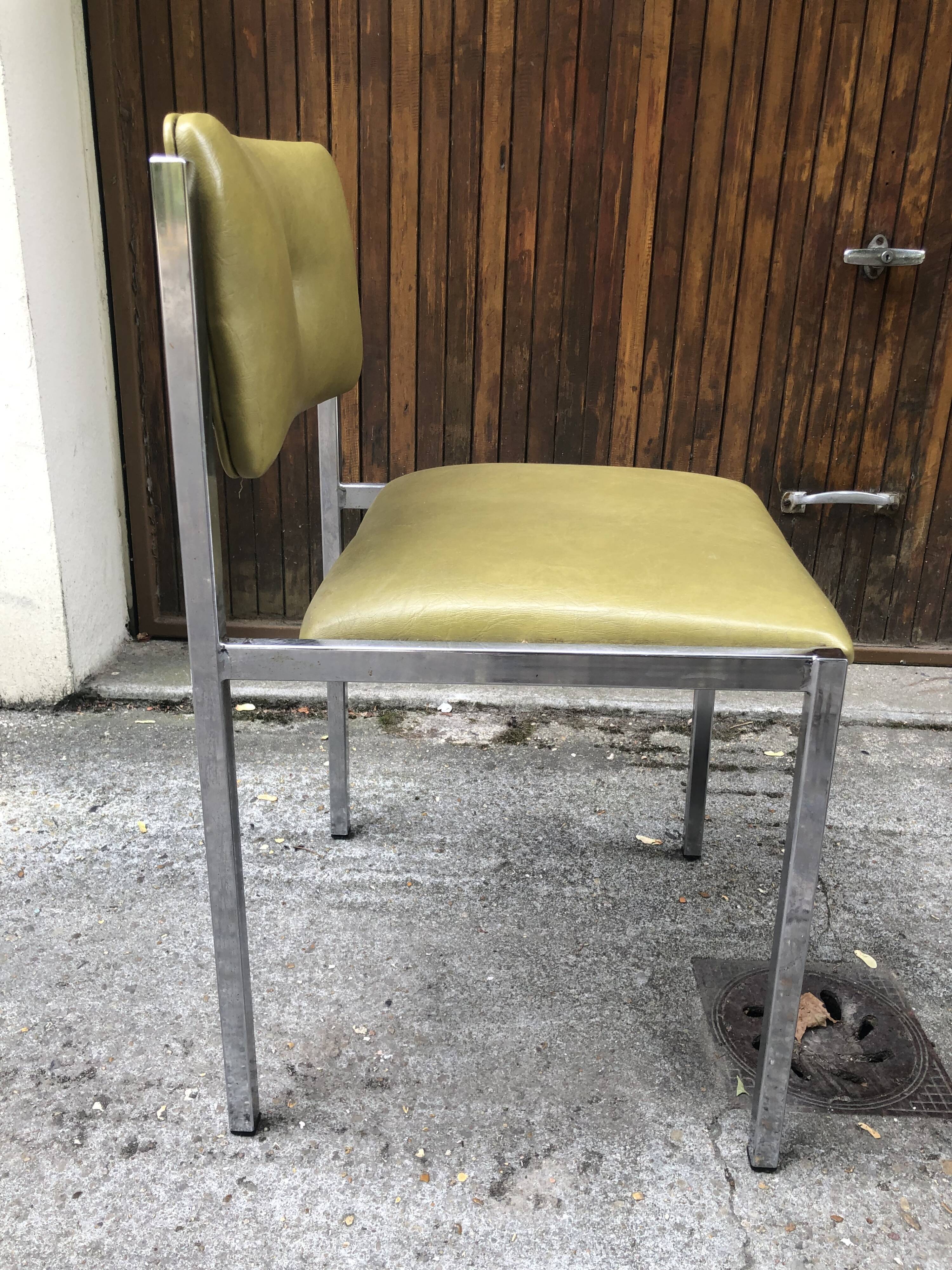 Series of 4 vintage chairs in Skaï