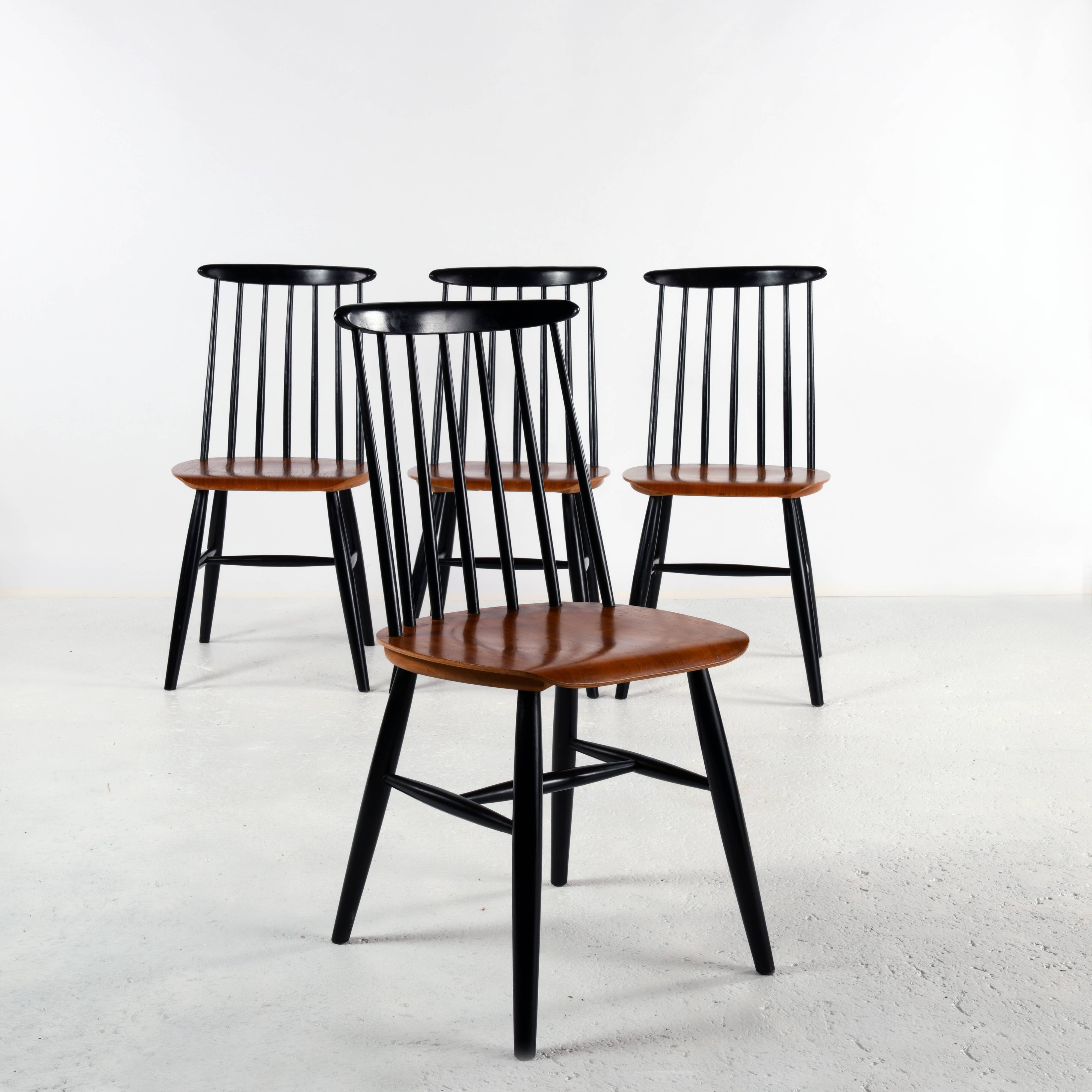 4 Fanett Ilmari Tapiovara chairs