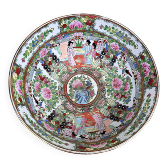 China late 19th century: Large Canton porcelain bowl decorated with animated scenes