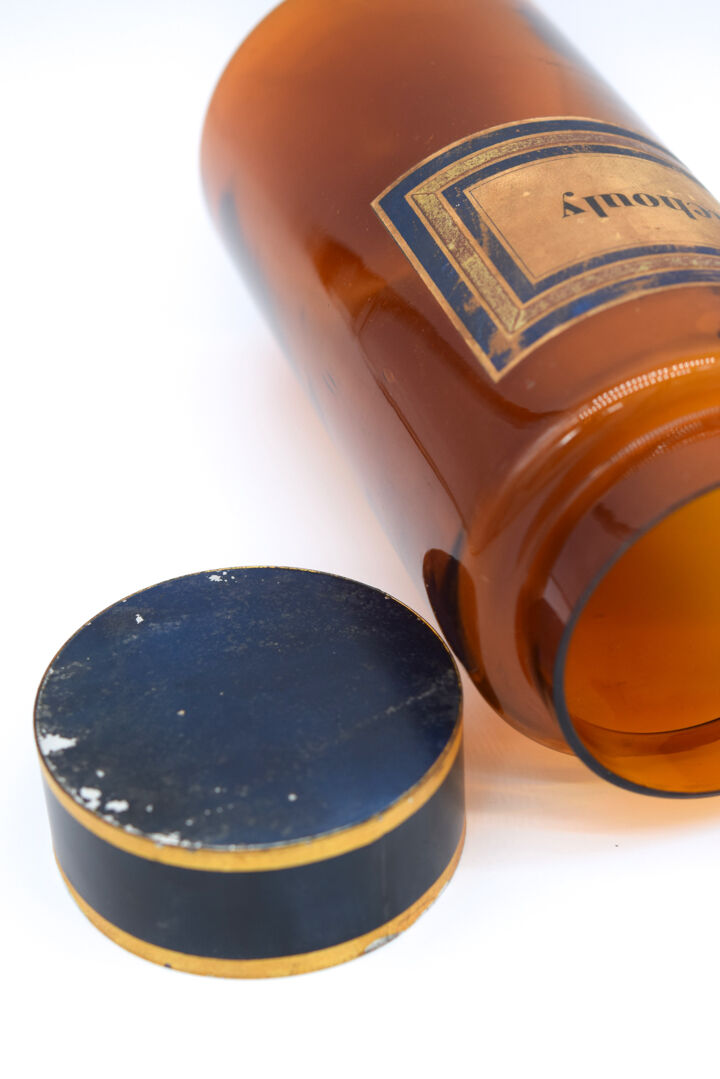 Pharmacy/apothecary old amber glass pot