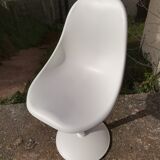 Adjustable design tulip chair