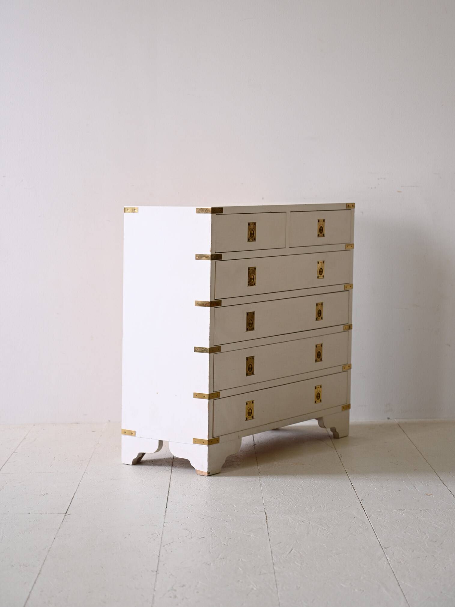 White 6-drawer chest of drawers
