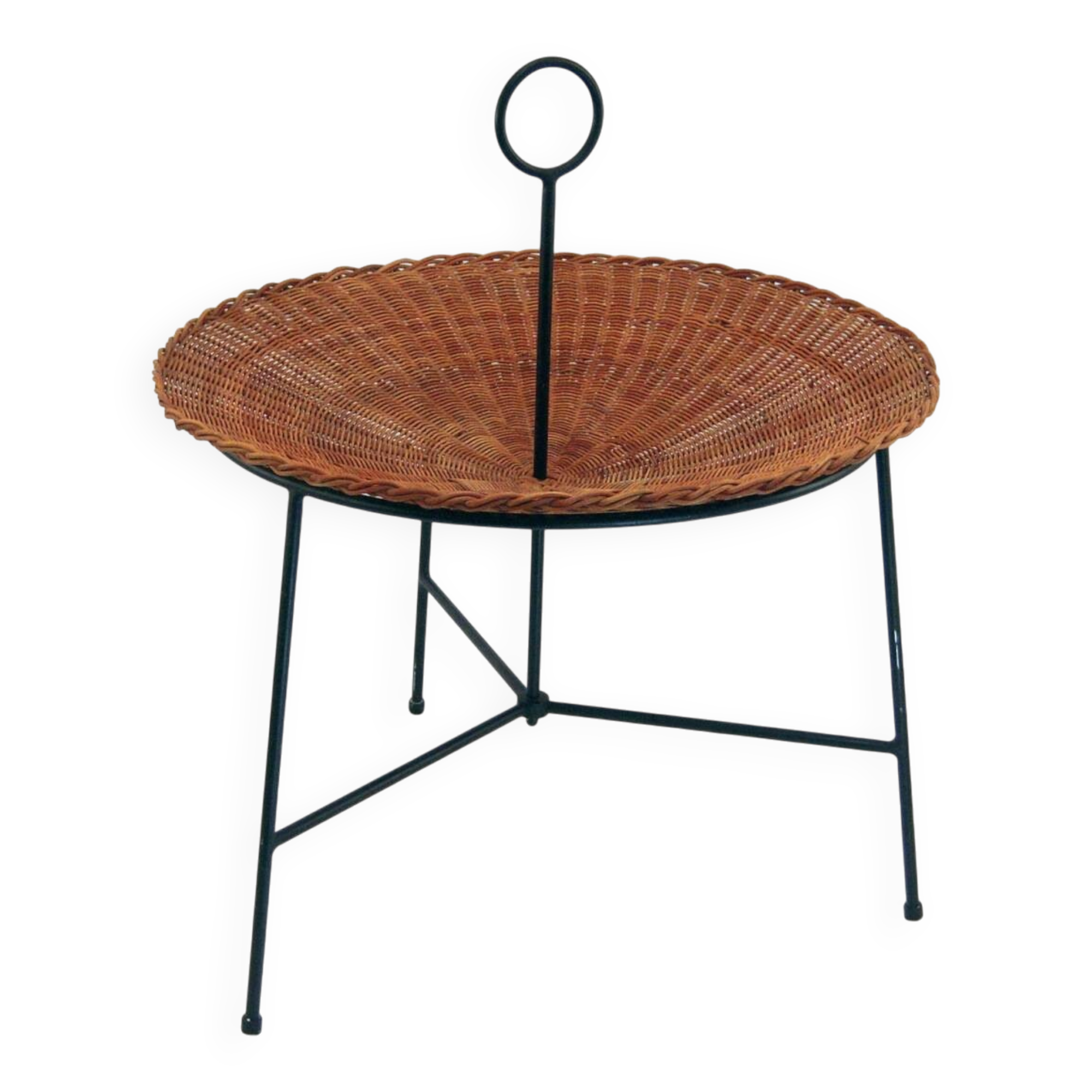 Table incurvée, porte revue en osier et laiton laqué noir, 1960