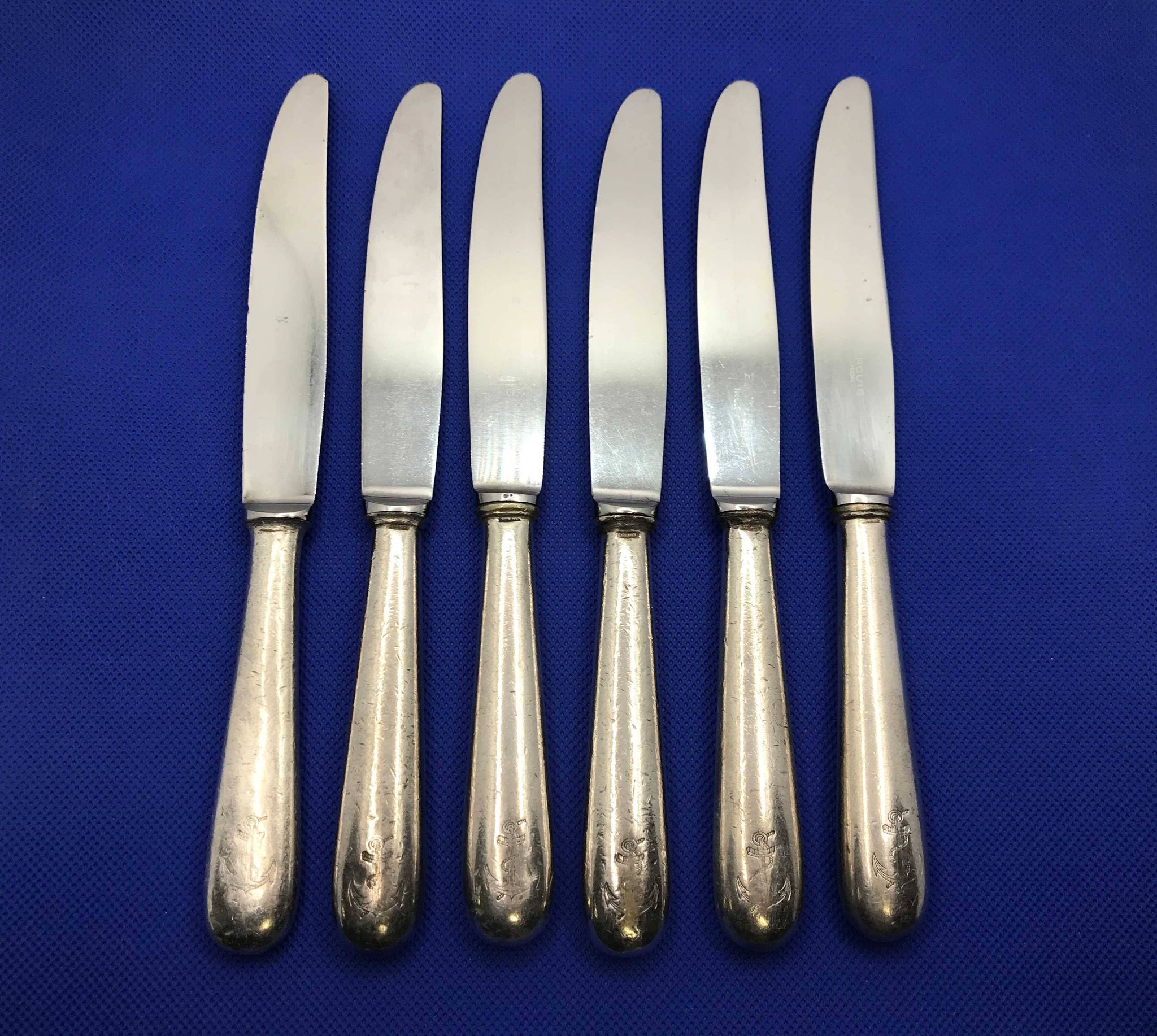 Lot de 6 petits couteaux de la Marine en métal argenté Ercuis