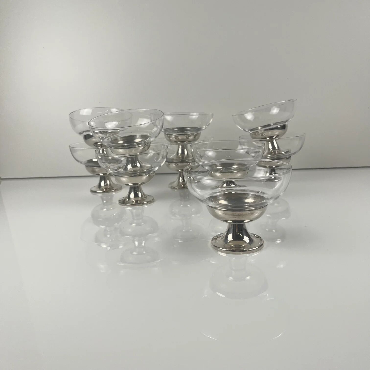 Set of 10 dessert / ice cream bowls, in glass and metal (silver?), 1970.