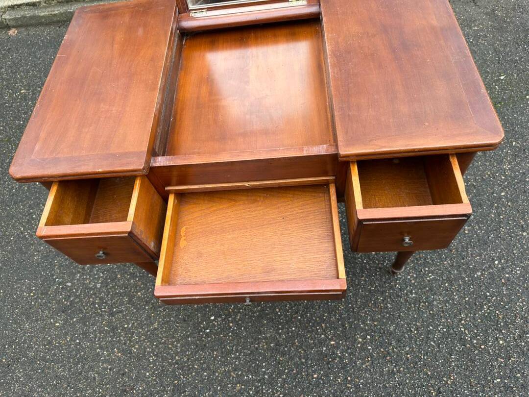 Solid wood dresser in Louis Philippe style from the 20th century.