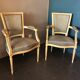 Duo de fauteuils anciens