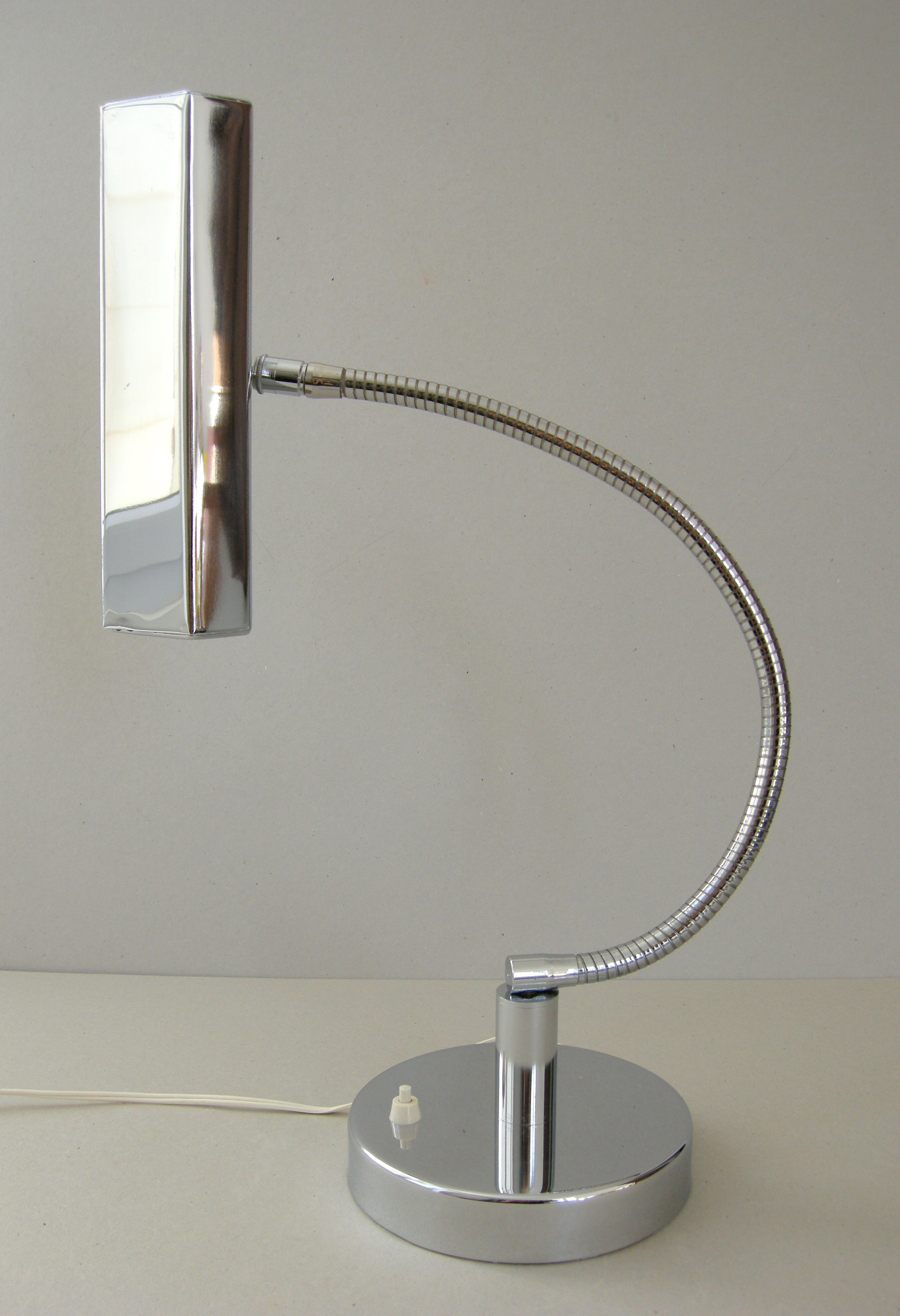 Lampe vintage orientable chrome 1950