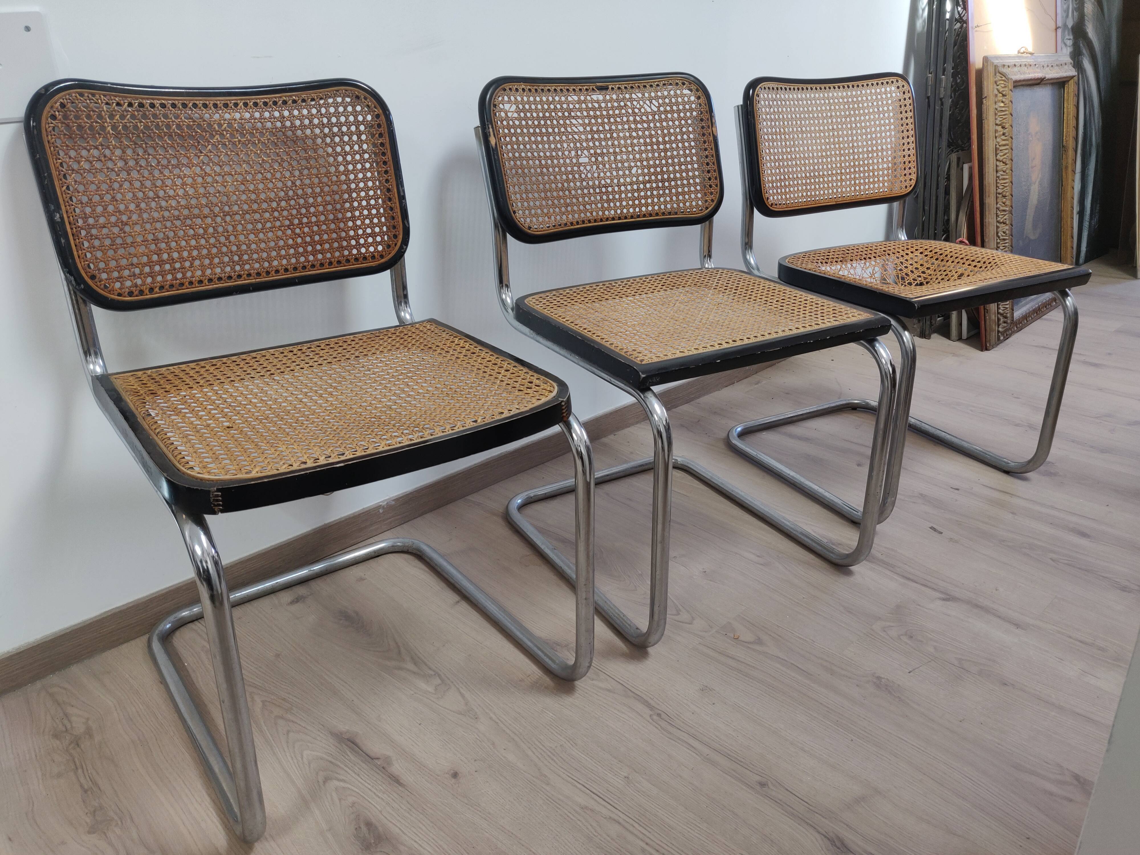 Trio de chaises par marcel breuer modele b 32