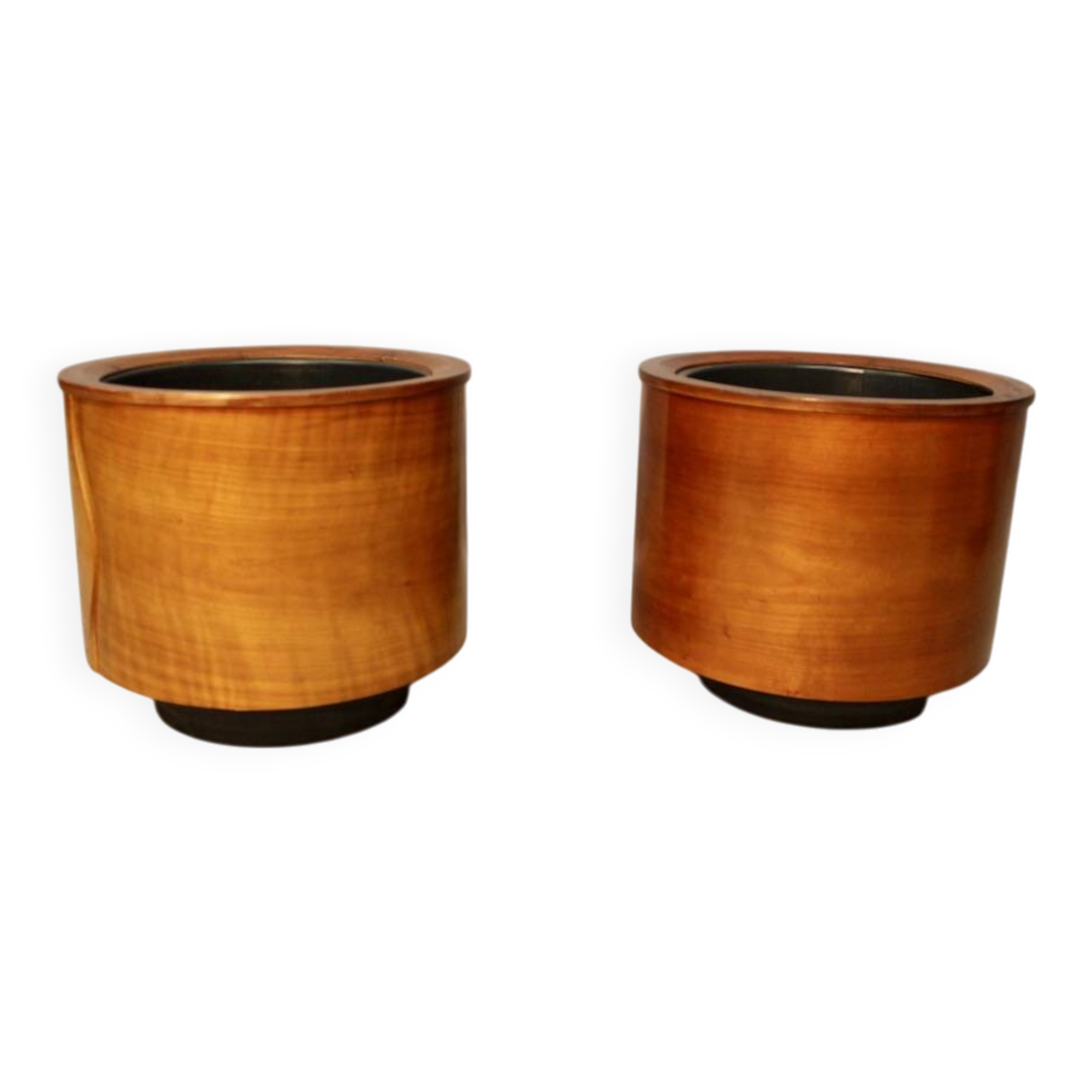 Pair of hobby flower cache pots with interior.