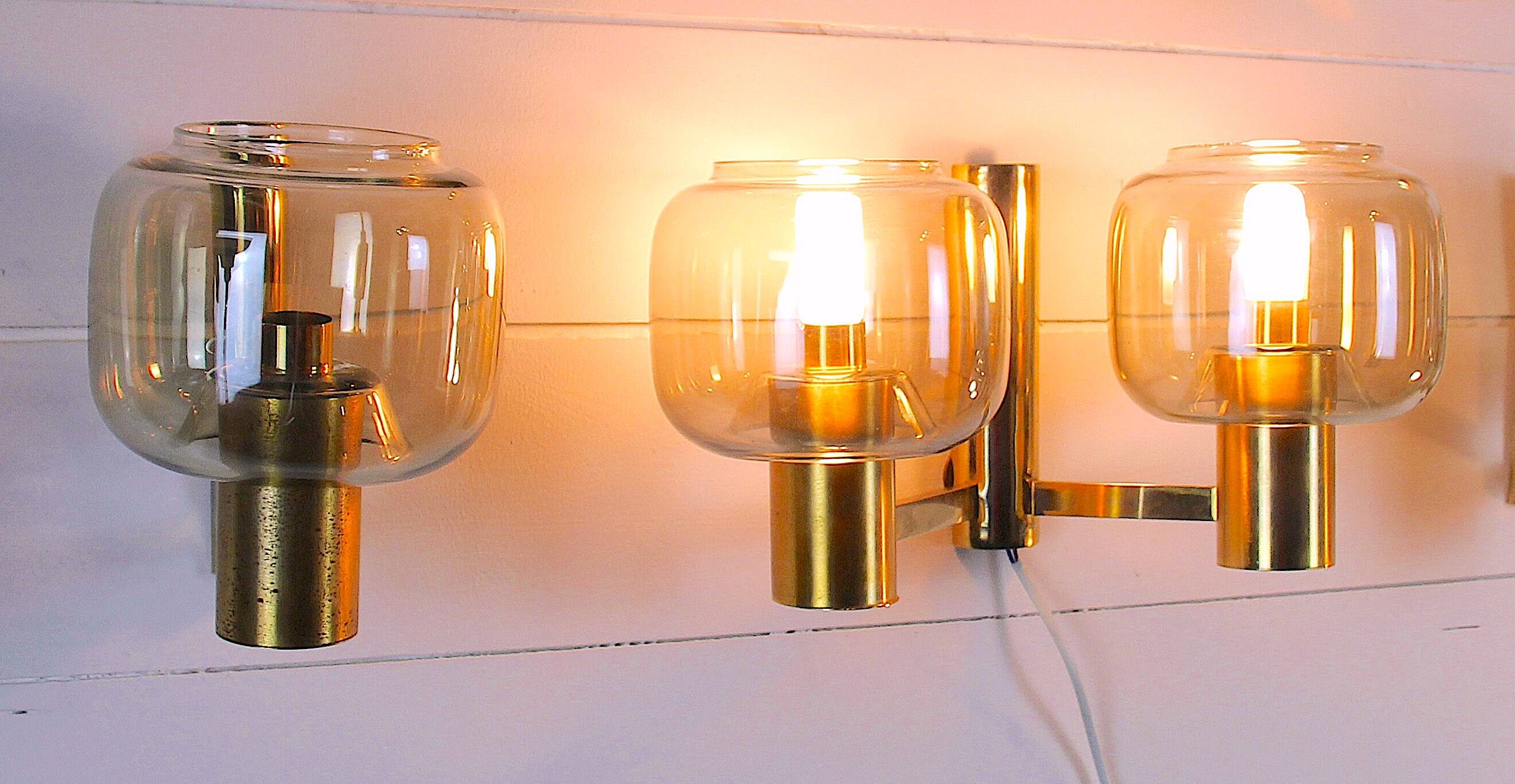 Paire Appliques Scandinaves Laiton verre fumés