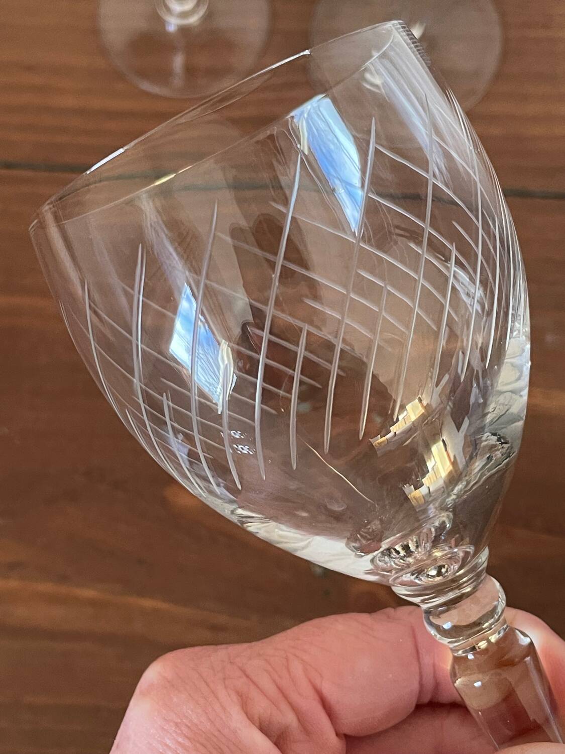 4 crystal wine glasses with stems