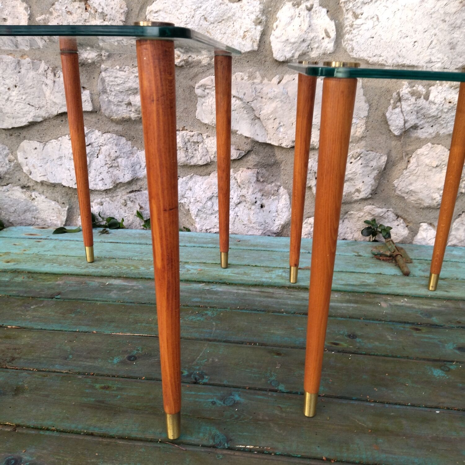 Nesting tables 50s in glass wood and brass
