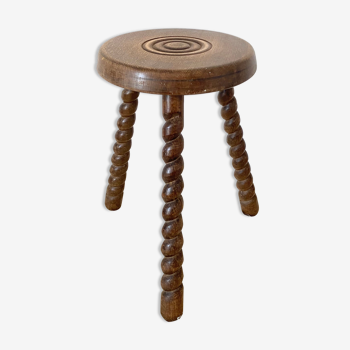 Tripod stool turned feet