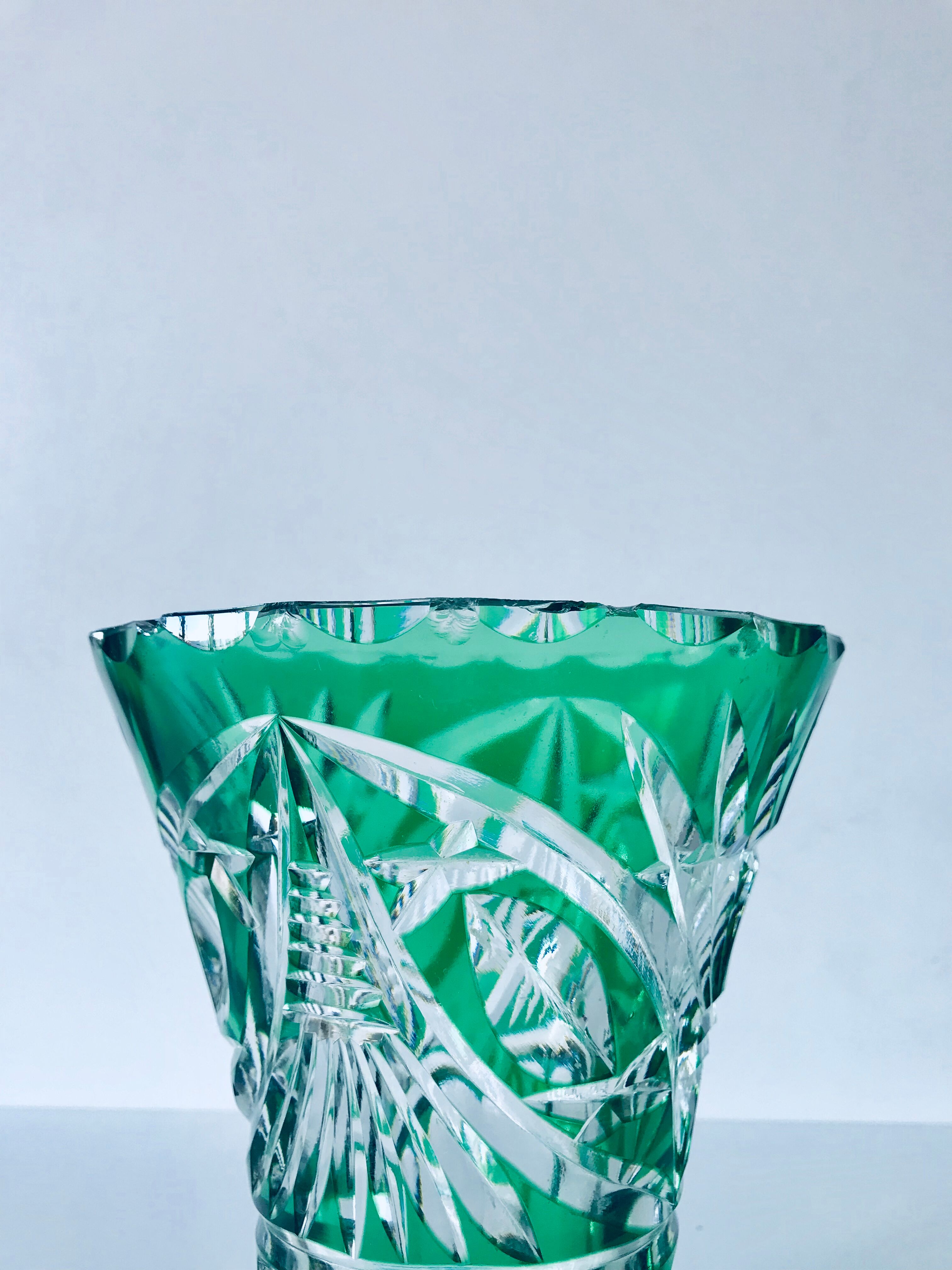 Vase Art Déco en cristal taillé vert