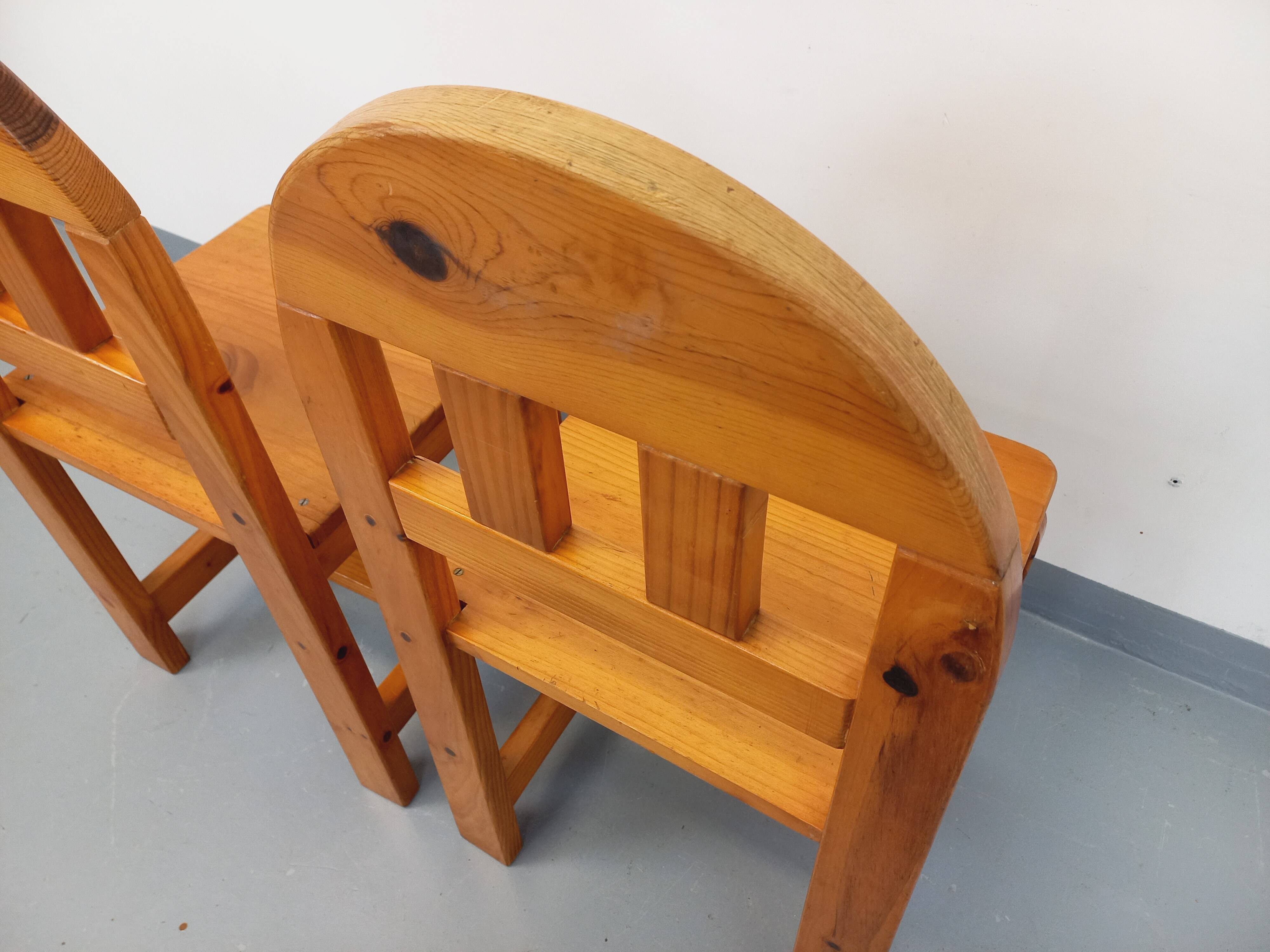 Paire de chaises vintage en pin des années 70 80