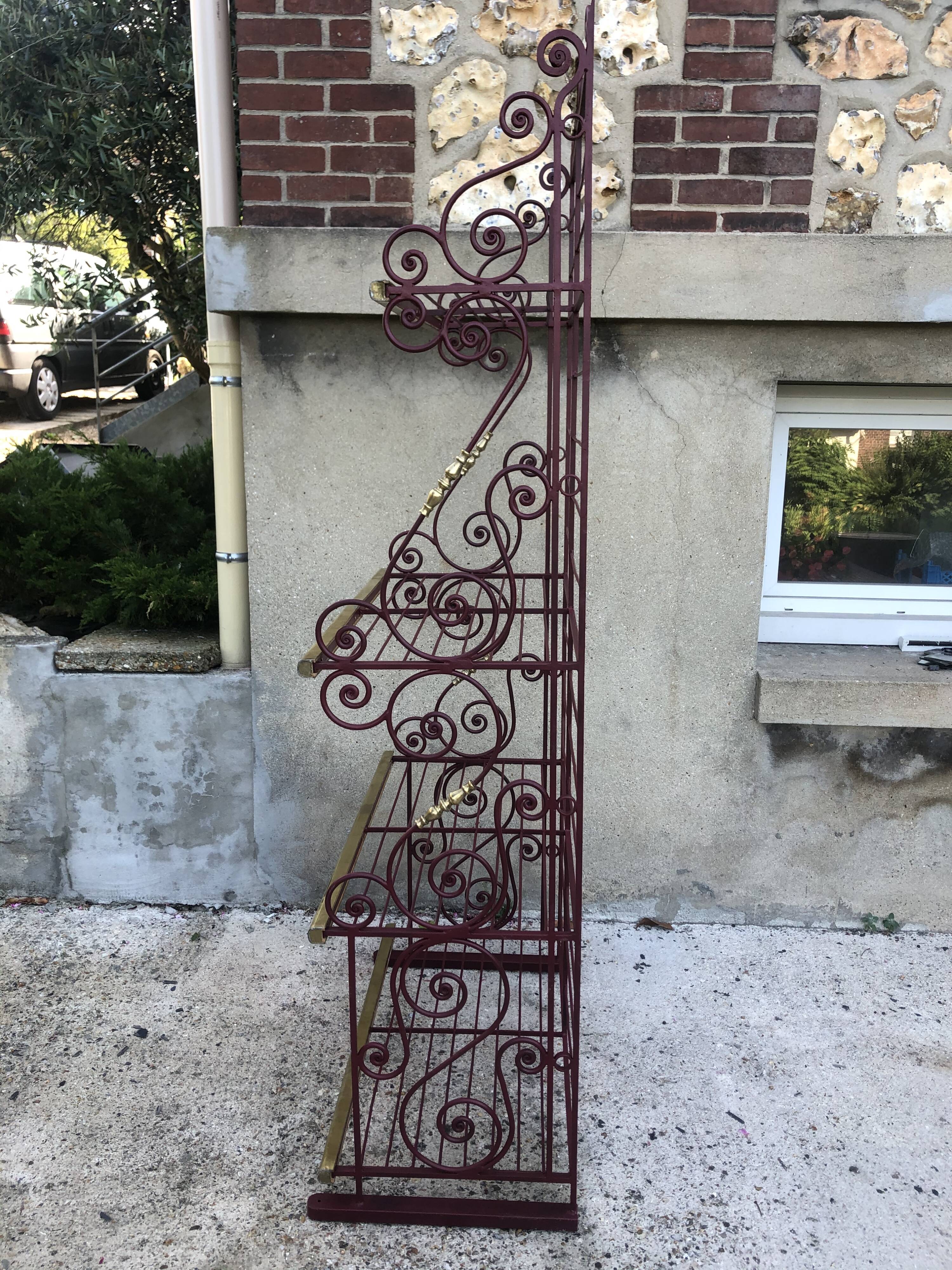 Old baker's grid, dating back to the early 20th century, made of wrought iron and brass