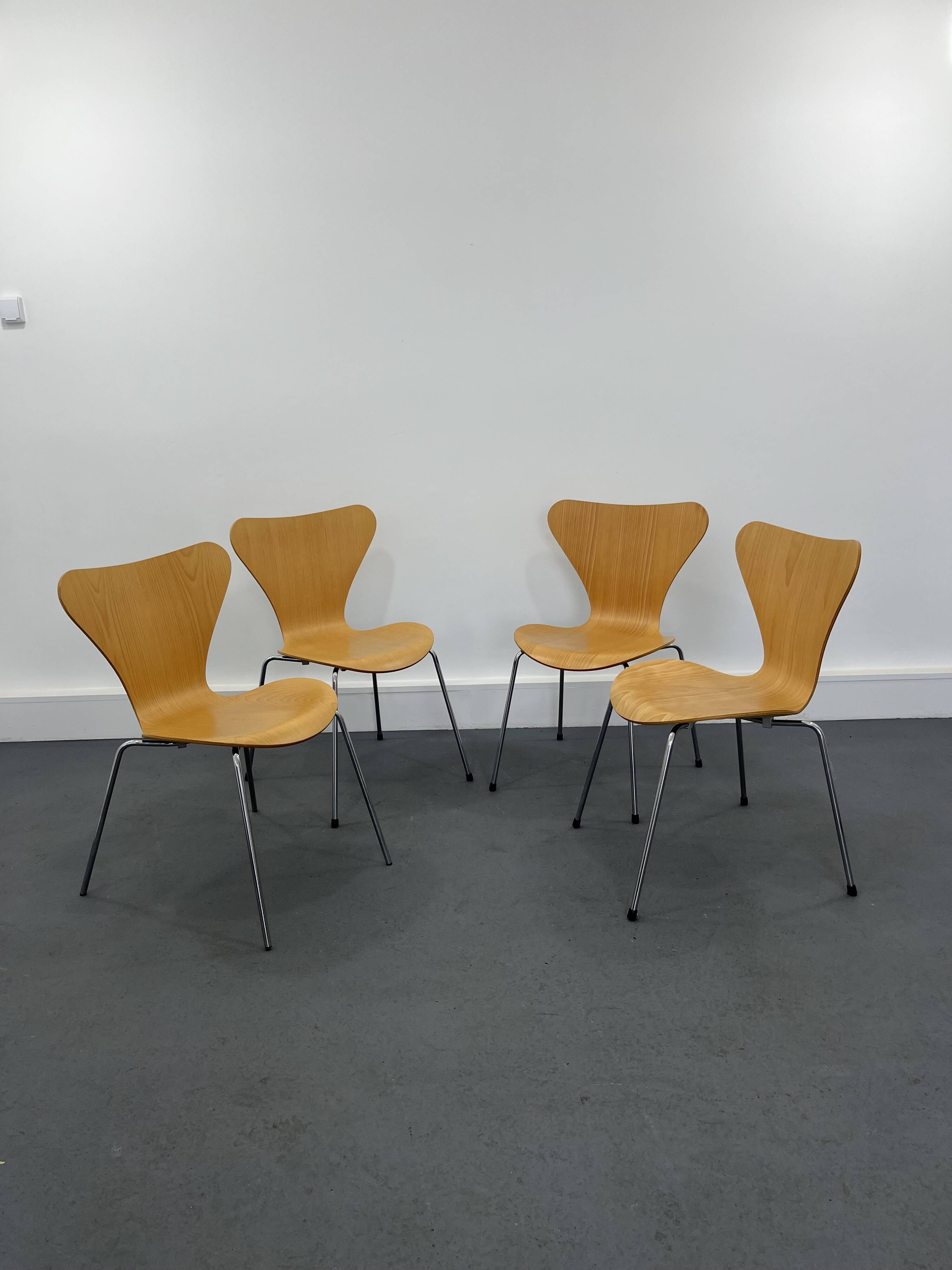 Chairs 3107 by Arne Jacobsen for Fritz Hansen, 1990s