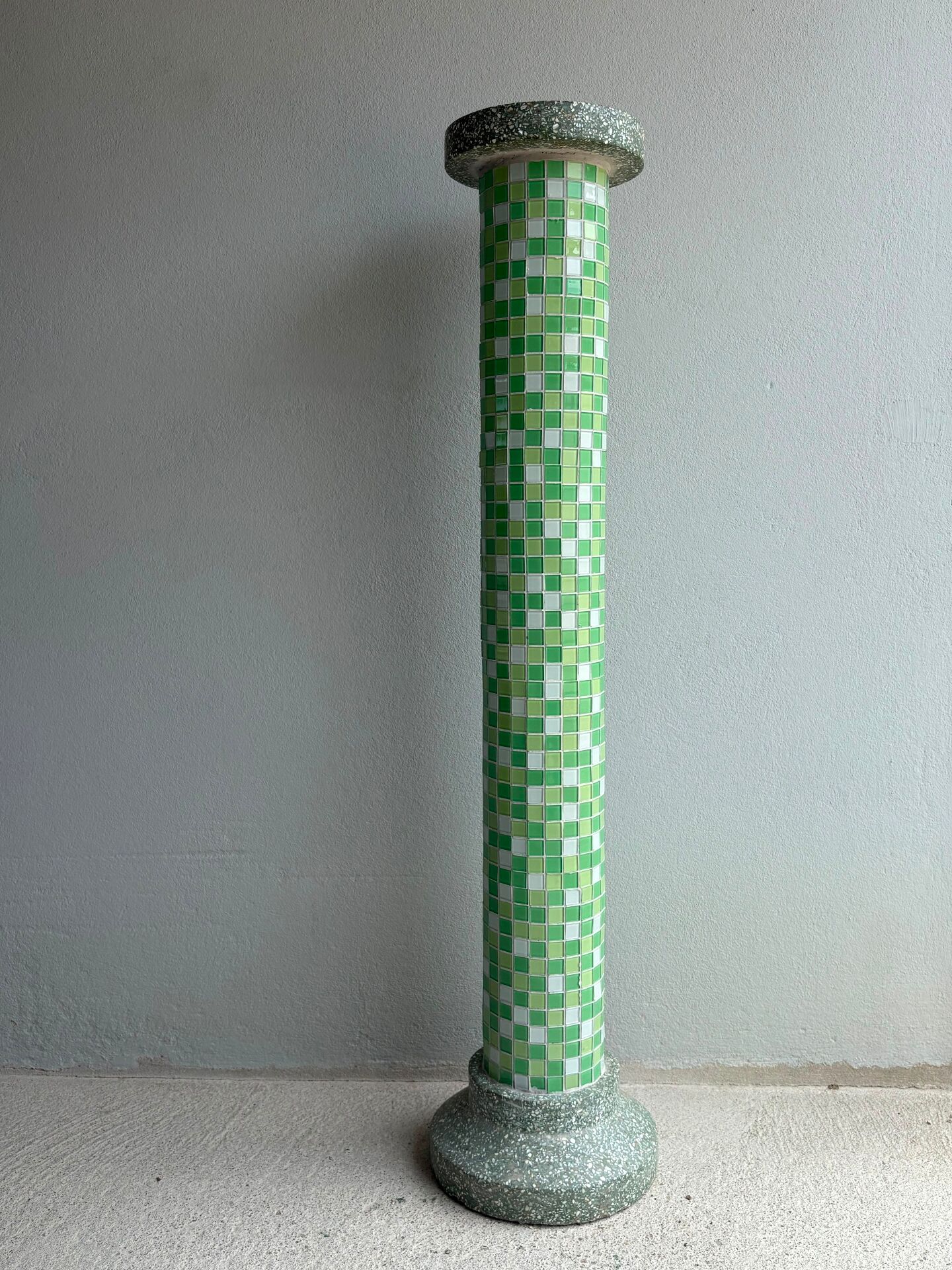 Colonne en mosaïque et terrazza