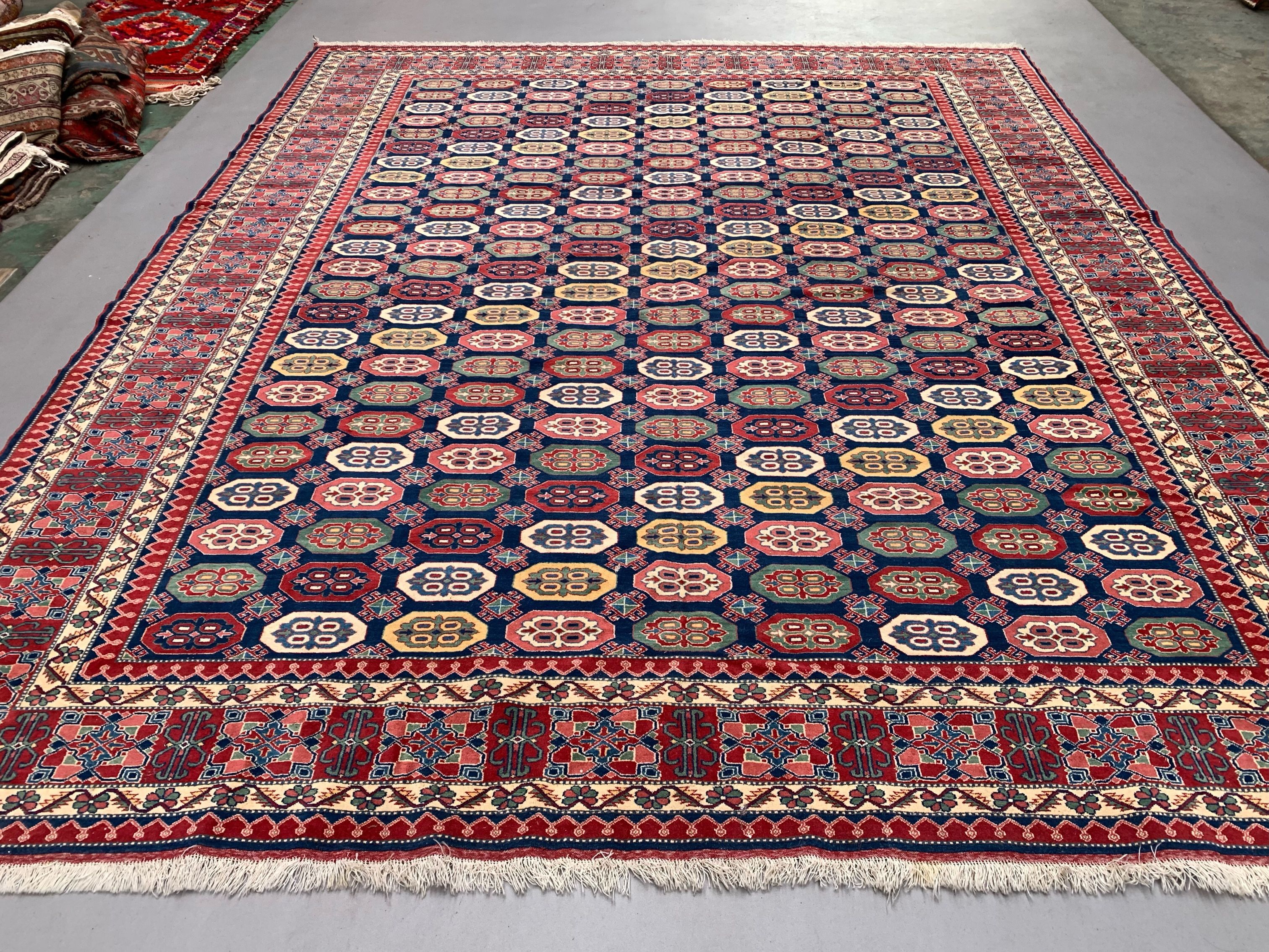 Turkish bergama rug 385x320 cm