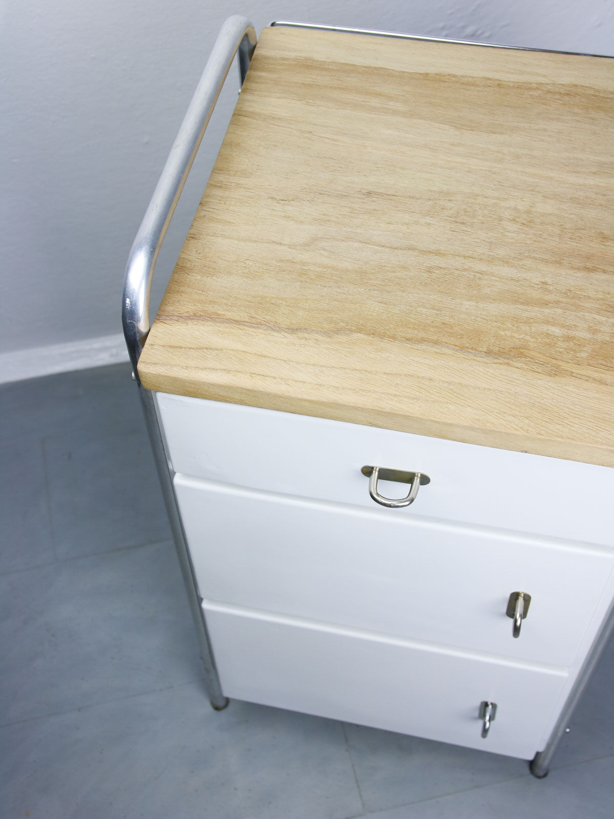 Armoires industrielles du milieu du siècle